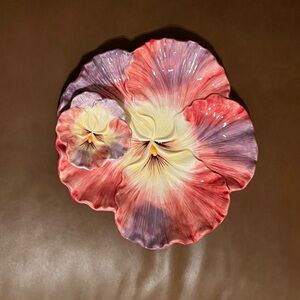Garden Collection Pink Chip and Dip Flower Plate